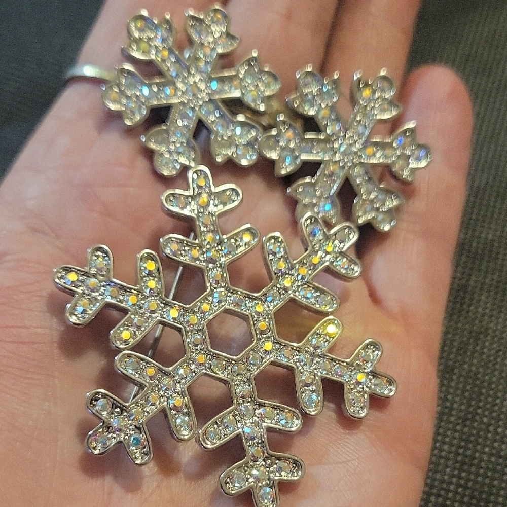 Snowflake Jewelry Set - Picture 3 of 3